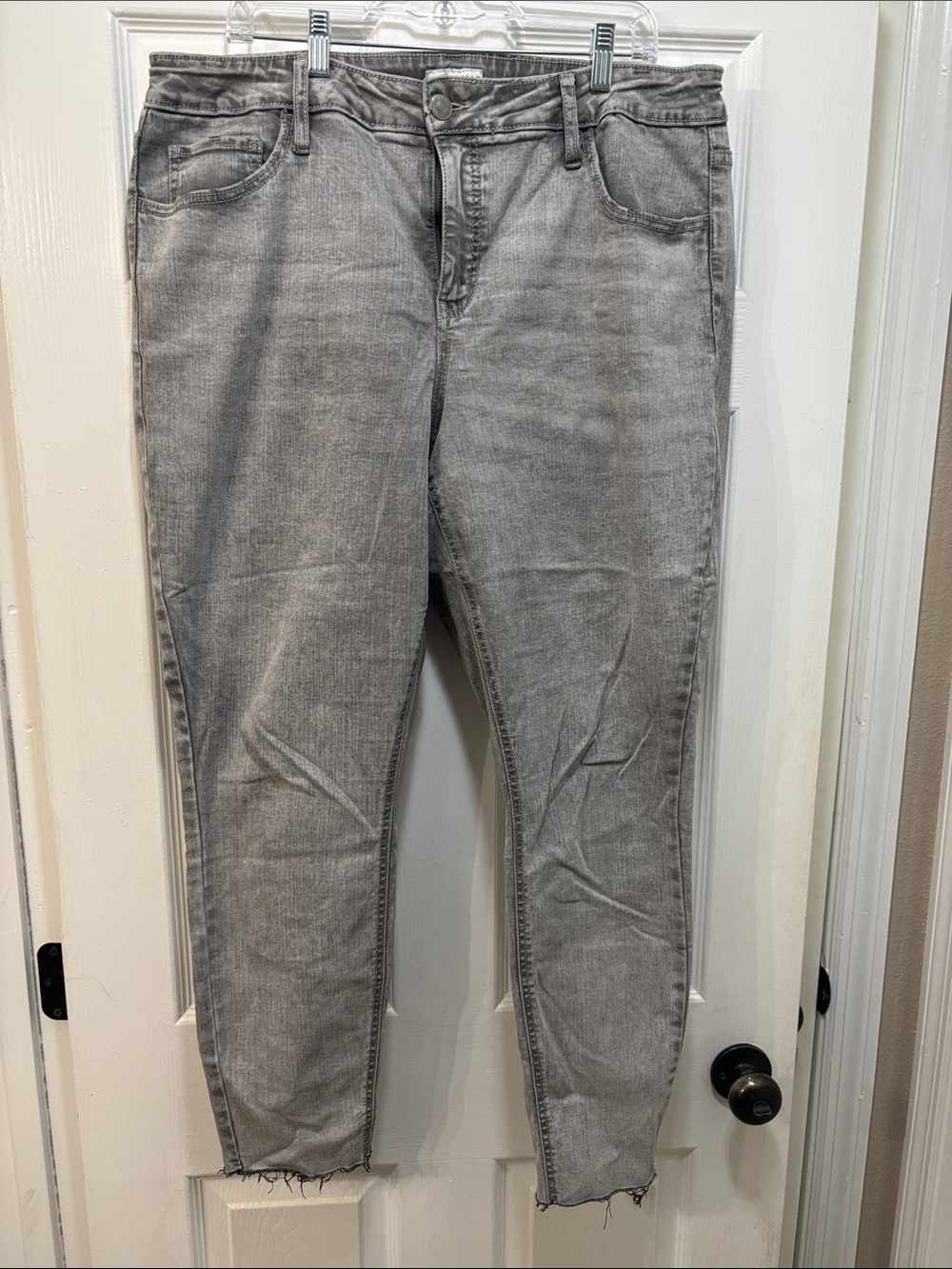 Ava & Viv Gray Skinny Jeans